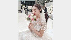 최여진, 웨딩드레스 자태 공개 “결혼 아직 안해요”