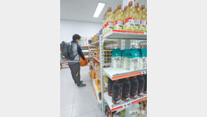 쌀-라면 무료 나눔터 곳곳 2030 청년들이…