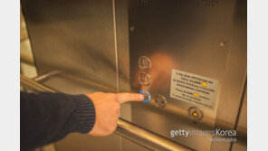 장례식 시신 옮기다 승강기 멈춰…심장병 앓던 유족 호흡곤란