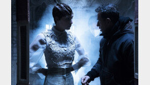 디올, 2021 봄·여름 오뜨 꾸뛰르 컬렉션 공개…“타로 카드에서 영감”