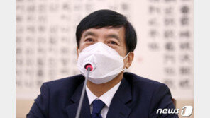최강욱 기소 거부한 이성윤…법원 “尹, 수사팀 직접지휘 적법”