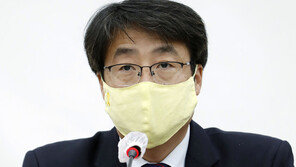 정의당 대표대행도 사퇴…김윤기 “걸림돌 되지 않겠다”