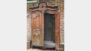 옷장 속 동화나라[고양이 눈]