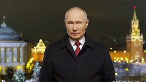 푸틴, ‘뉴스타트 5년 연장’ 서명…2026년 2월까지 효력