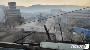 원주 주택 새벽 화재…다문화가정 3명 사망·2명 부상