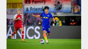 ‘웨스트햄 이적설’ 황희찬 결장…라이프치히는 승리