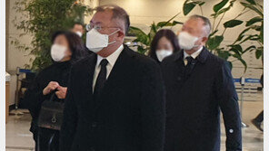 현대家 장손 정의선, 정상영 명예회장 조문…GV80 직접 몰고와 ‘눈길’