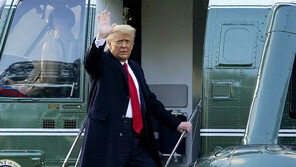 갈 곳 없는 트럼프 참모들…기업들 영입 꺼려 ‘백수 신세’