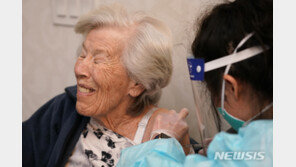 화이자, AZ 제치고 국내 첫 코로나백신 이유는?