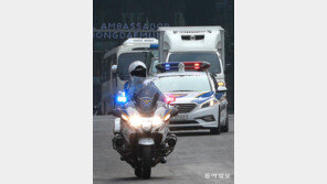 코로나19 백신을 사수하라! 합동 수송 모의 훈련[퇴근길 한 컷]