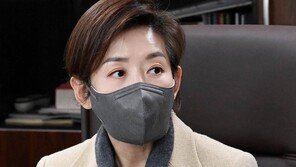 JK김동욱 하차에…나경원 “강원래 이어 몇 번째인가”