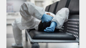 코로나 환자 돌보던 공중보건의 숨져…유족 “과로 탓” 당국 “무리한 근무 안해”