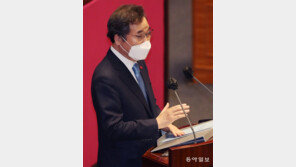 이낙연 ‘선별+보편지원’ 밝히자, 홍남기 “수용 어려워” 또 반기