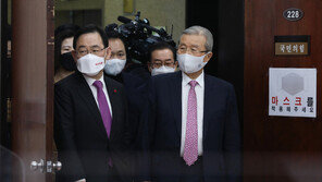 野, ‘北원전 의혹’ 국정조사 요구서 제출…與 “김종인 사퇴하라” 역공