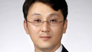 檢 ‘울산시장 선거개입 의혹’ 이진석 靑상황실장 소환조사