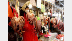 “남편과 둘인데 무슨 차례상”…‘설대목 실종’ 전통시장 한숨만