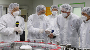 당국 “국내생산 AZ백신, 통합물류센터→병원·보건소 운송”