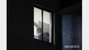 서울 잠실세무서 내 흉기 난동…범인 사망-3명 부상