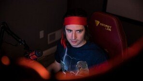 게임스톱 주식 3% 반등했으나 이번주 들어 70% 급락