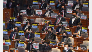 ‘사법농단’ 임성근 판사 탄핵소추 국회 가결…헌정사 초유