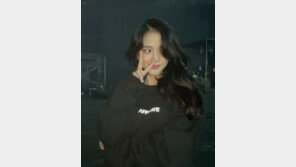 블랙핑크 지수, 풍성한 웨이브로 여신 미모 UP