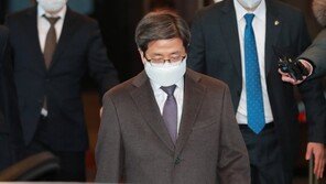 [속보]김명수 “법관 탄핵소추 안타까워…심려끼쳐 죄송”