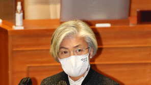 강경화 “바이든 정부와 코드 맞아 순조로운 소통 기대”