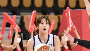 ‘27득점’ 김단비 종료 직전 블록슛…신한은행, BNK 꺾고 3연승