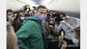 나발니 “두려워 말고 도둑들로부터 자유 쟁취하라”