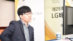 커제 울린 신민준, 메이저 첫 우승…‘두 명의 신’ 앞세운 한국바둑 미소