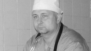 ‘푸틴 정적’ 나발니 응급치료한 50대 의사 돌연사