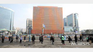 서울 신규확진 122명…운동시설·병원 등 감염고리 다발