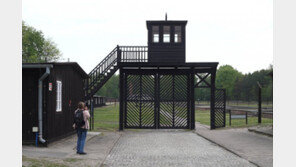 95세 ‘나치 수용소 비서’ 기소 …1만건 학살 방조 혐의