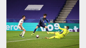 황의조, 3경기 만에 6호골…보르도는 1-2 역전패