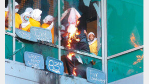 교도소 수감자들 “코로나에 생활환경 악화” 창문 깨고 반발