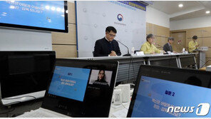 안중에 없던 러시아 백신…정부 “도입 검토” 첫 시사