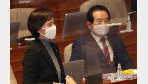 유은혜 “보건·돌봄교사 코로나19 백신 우선접종 요청”