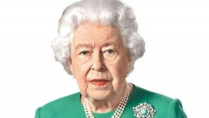 “英여왕, 사유재산 숨기려 법안 수정 로비”