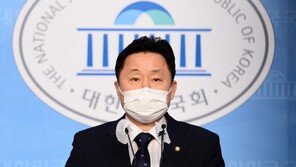 與 “文대통령 재난지원금 발언, 당과 일치…선별·보편 함께 추진”