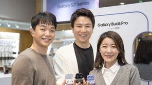 조용히 음악 듣다가 전화오니 알아서 연결