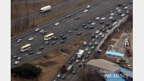 고속도로 교통상황 “예상보다 많은 편”…서울→부산 4시간50분