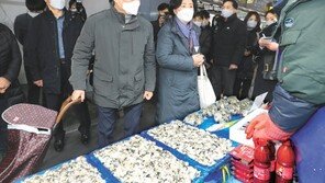 文대통령, 소래포구 방문… 상인들 “너무 어렵다”