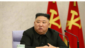 김정은 “경제활동 위법행위에 법적 투쟁…절대복종하라”