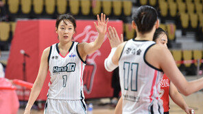 ‘신지현 19점’ 하나원큐, 3연승…6연패 BNK 최하위 확정