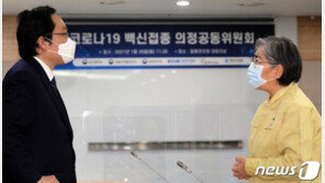 AZ백신 ‘65세이상’ 신중투여…의협은 ‘보류’ 외쳤지만 WHO는 ‘권고’