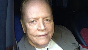 ‘허슬러’ 래리 플린트 별세…노골적 성패러디-영부인 나체 게재도