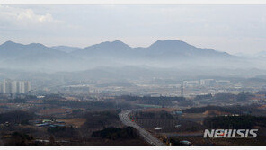 초미세먼지 기승 부린 연휴 마지막날…15일 출근길도 답답하다