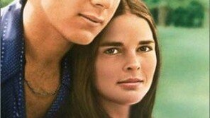 ‘러브스토리’ 남녀 배우, 할리우드 명예의 거리 입성