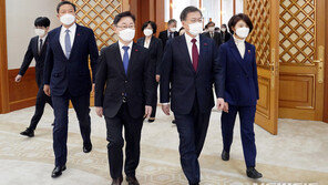 文대통령, 15일 정의용·황희·권칠승 장관 임명장 수여