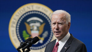 “총기 폭력 끝내기 위해 행동할 때”…‘규제 강화’ 화두 꺼낸 바이든